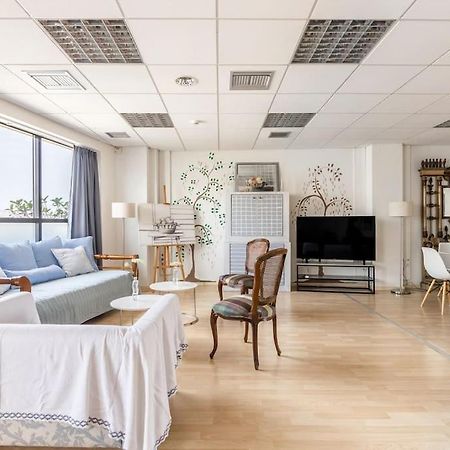 Downtown Spacious Loft Apartment Just 3 Minutes From City Centre Heraklion  Bagian luar foto