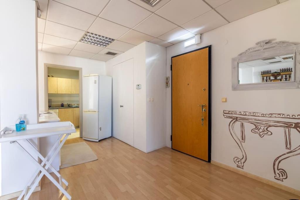 Downtown Spacious Loft Apartment Just 3 Minutes From City Centre Heraklion  Bagian luar foto