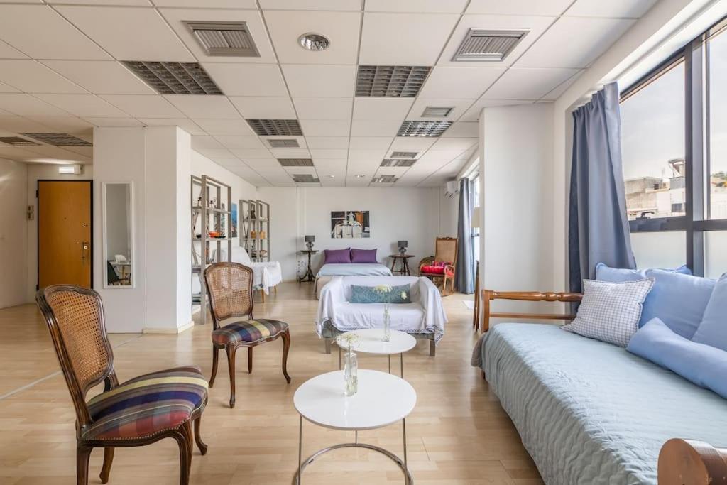Downtown Spacious Loft Apartment Just 3 Minutes From City Centre Heraklion  Bagian luar foto