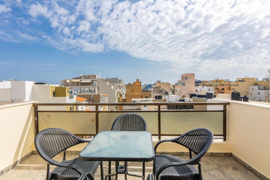Downtown Spacious Loft Apartment Just 3 Minutes From City Centre Heraklion  Bagian luar foto