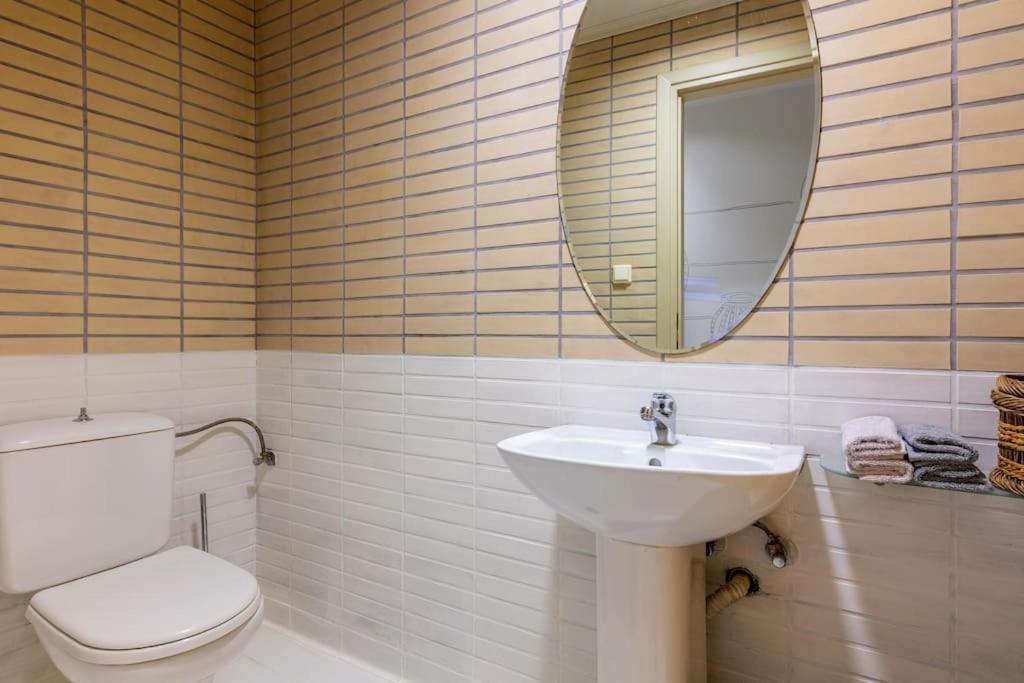 Downtown Spacious Loft Apartment Just 3 Minutes From City Centre Heraklion  Bagian luar foto