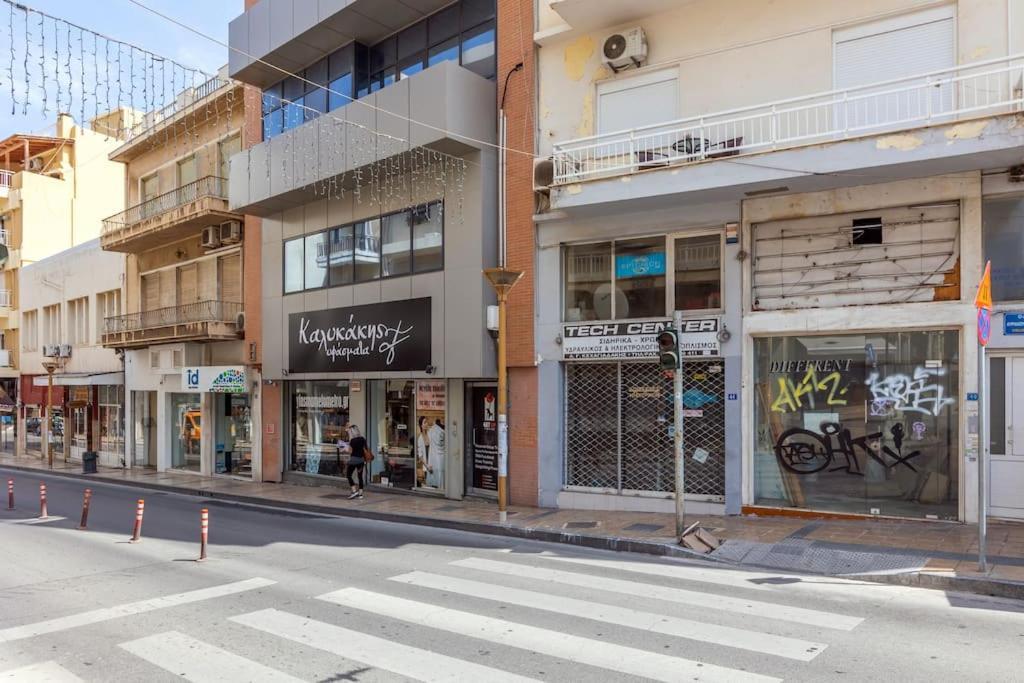Downtown Spacious Loft Apartment Just 3 Minutes From City Centre Heraklion  Bagian luar foto