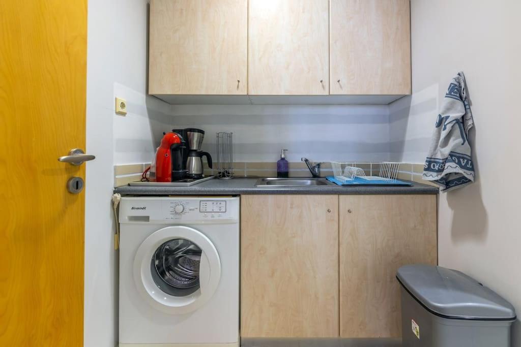 Downtown Spacious Loft Apartment Just 3 Minutes From City Centre Heraklion  Bagian luar foto